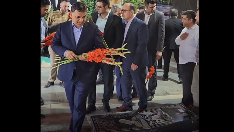 آغاز نخستین روز کاری شهردار ملارد با ادای احترام به مقام شهدای والامقام