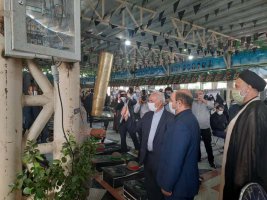 گلباران مزار شهدا به مناسبت هفته دفاع مقدس
