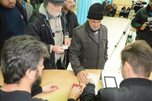حضور پرشور مردم و مسئولین در پای صندوق های رای به روایت تصویر