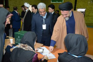 حضور پرشور مردم و مسئولین در پای صندوق های رای به روایت تصویر