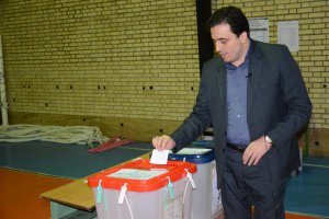حضور مسئولین شهر ملارد در پای صندوق های رای 