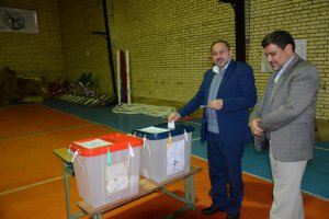 حضور مسئولین شهر ملارد در پای صندوق های رای 