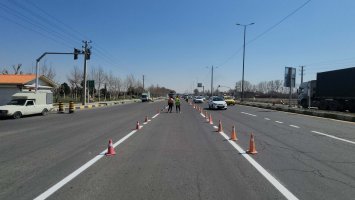 آراستگی سطح شهر ملارد با خط کشی ترافیکی و رنگ آمیزی سرعت کاه ها در استقبال از نوروز