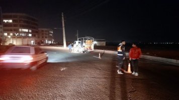 استمرار عملیات خط کشی و نصب و ترمیم علائم ترافیکی معابر شهر ملارد