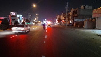 ادامه عملیات خط کشی معابر با خودروهای مکانیزه 