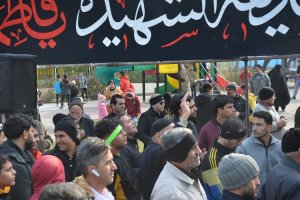 تجمع بزرگ فاطمیه در شهر ملارد با حضور دسته های عزاداری  