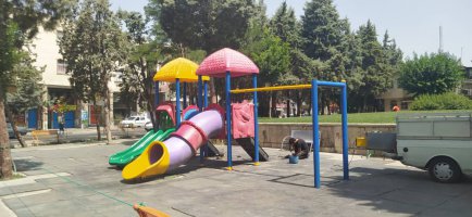 یک ست بازی پلی اتیلن در بوستان پرنیان نصب شد