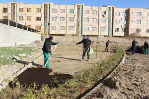 ادامه عملیات احداث فضای سبز بوستان یاس