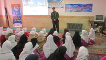 کلاس آموزشی مدیریت پسماند در آموزشگاه 15 خرداد ویلادشت
