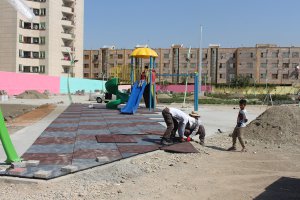 وسایل بازی پلی اتیلن کودکان در بوستان محله ای دانش و یاس جانمائی شدند