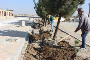 عملیات لوله گذاری آب خام  در بلوار شهید نسائی 