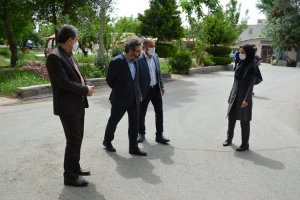 شهردار ملارد از گلخانه بخش تکثیر و قلمه سازمان سیما، منظر و فضای سبز شهری شهرداری ملارد بازدید نمود.