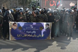 با حضور سردار ذوالقدر فرمانده سپاه سیدالشهدا، تجمع حماسی یاران سلیمانی در ملارد برگزار گردید 