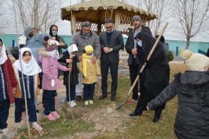 برگزاری مراسم درختکاری با محوریت طرح (کاشت نهال مادر بهمراه فرزند) با حضور مسئولین شهری ملارد با شعار هر یک از ما در داشتن زمینی سبزتر سهم داریم…