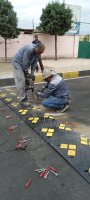 نصب سرعتگیر لاستیکی و علائم ترافیکی مارلیک در خیابان ریحانه