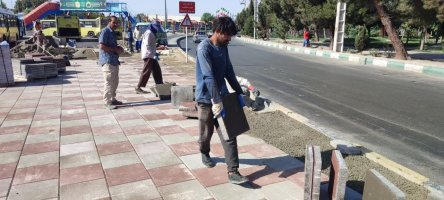 ادامه اجرای عملیات کفپوش و پیاده‌روسازی در چهار راه ملارد در حال انجام است