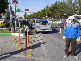 ساماندهی تابلوهای راهنمایی ورانندگی در بلواررسول اکرم (ص)