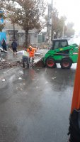 تلاش شبانه روزی پرسنل معاونت خدمات شهری و زیست محیطی شهرداری ملارد در رفع آب گرفتگی و مهار آبهای سطحی شهر ملارد
