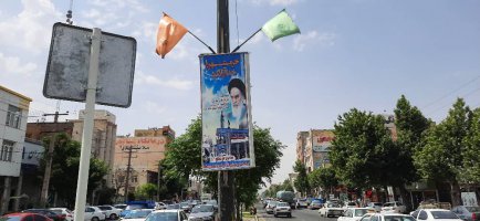 فضاسازی شهر و نصب پرچم و بنر به مناسبت فرارسیدن سوم خرداد