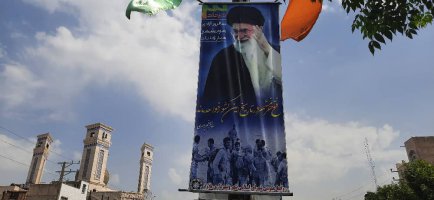 فضاسازی شهر و نصب پرچم و بنر به مناسبت فرارسیدن سوم خرداد