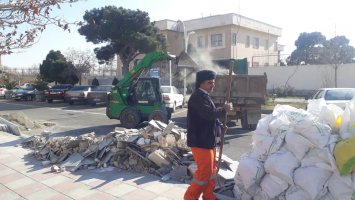 جمع آوری نخاله های محوطه اداره آب و فاضلاب و دادگستری شهرستان ملارد 