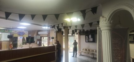 نصب بنرتسلیت ایام محرم و سیاه پوش شدن سازمان حمل و نقل بار و مسافر شهرداری ملارد 